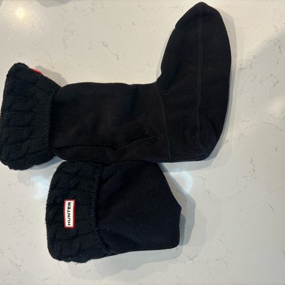 Size 8 hunter boots and a pair of black & a pair of white Hunter socks in Large - Picture 13 of 13